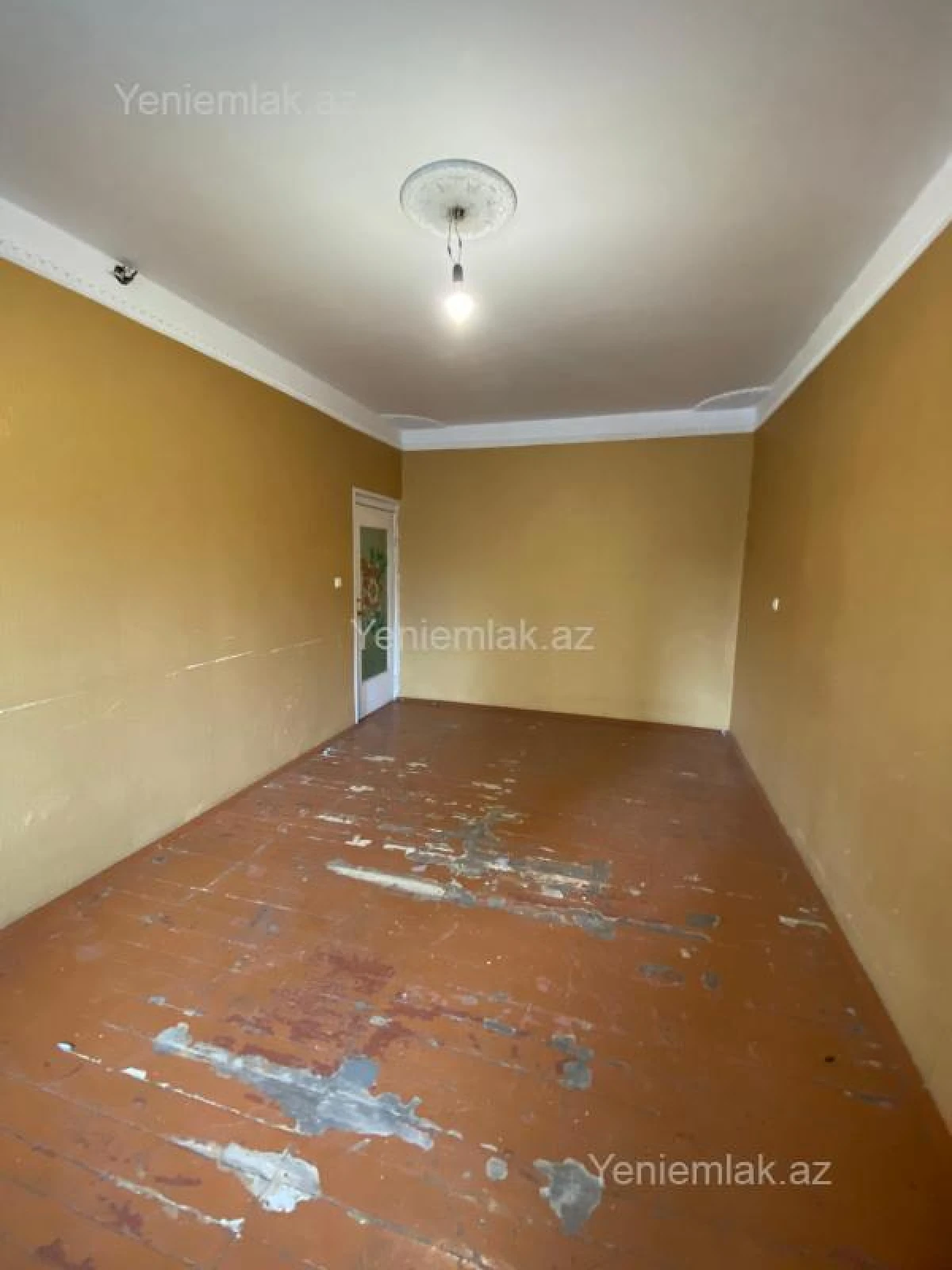 Satılır 3 otaqlı köhnə tikili 80 m²