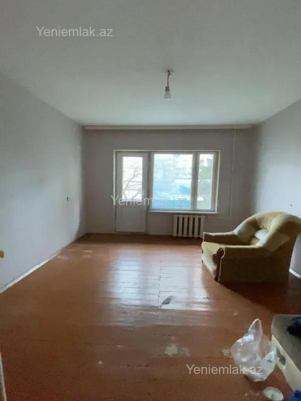 Satılır 3 otaqlı köhnə tikili 80 m²