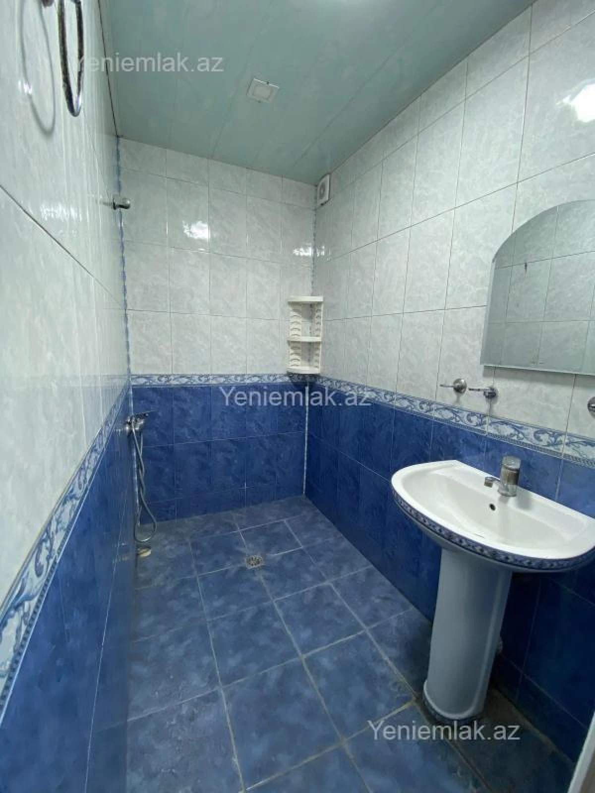 Satılır 3 otaqlı köhnə tikili 80 m²