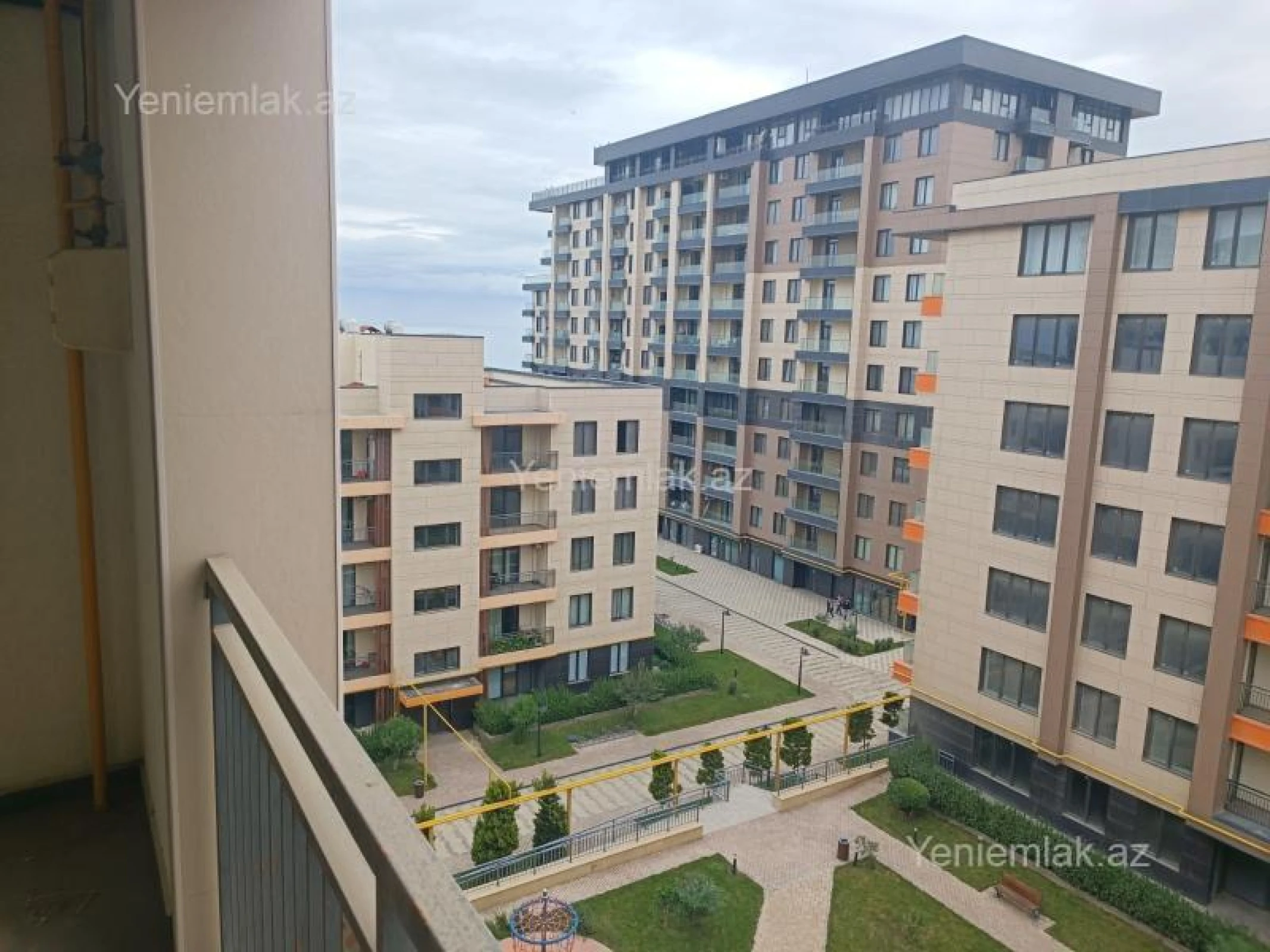 Satılır 3 otaqlı yeni tikili 140 m²