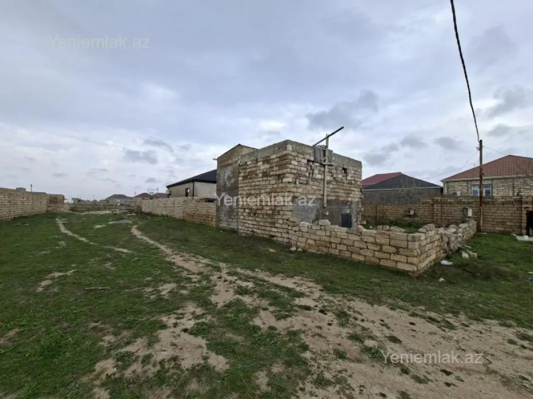 Satılır 2 otaqlı həyət evi 67 m²