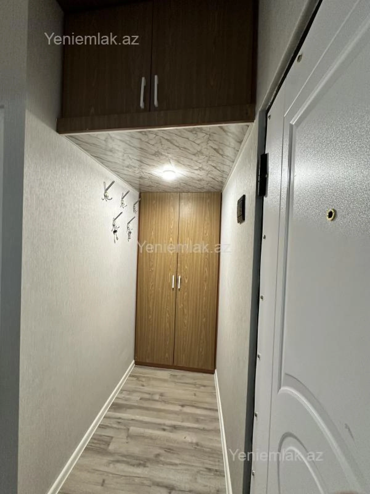 Satılır 2 otaqlı köhnə tikili 60 m²