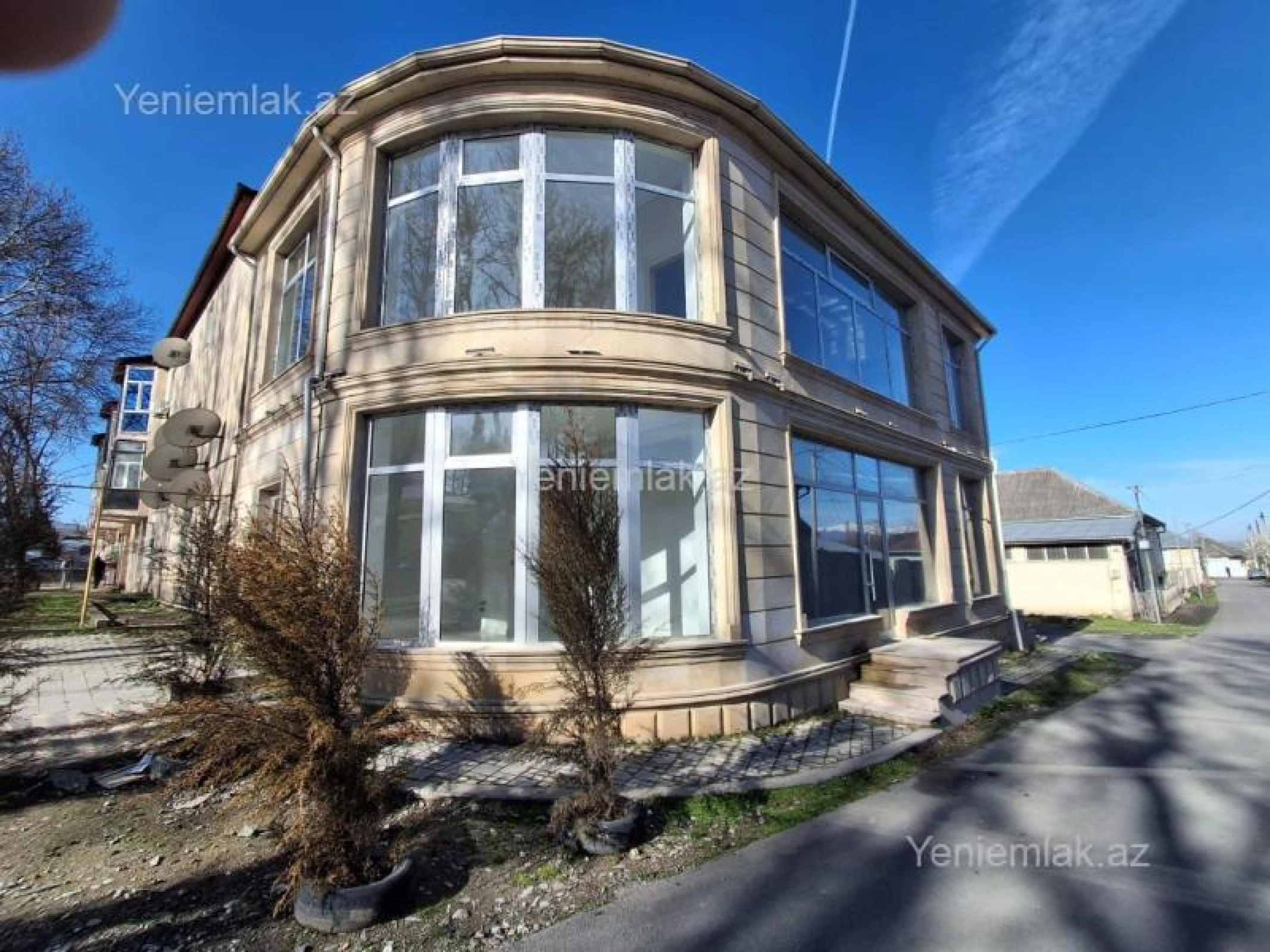 Satılır 6 otaqlı obyekt 140 m²