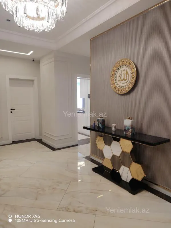 Satılır 4 otaqlı yeni tikili 210.5 m²