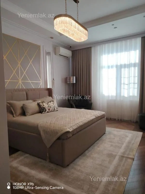 Satılır 4 otaqlı yeni tikili 210.5 m²