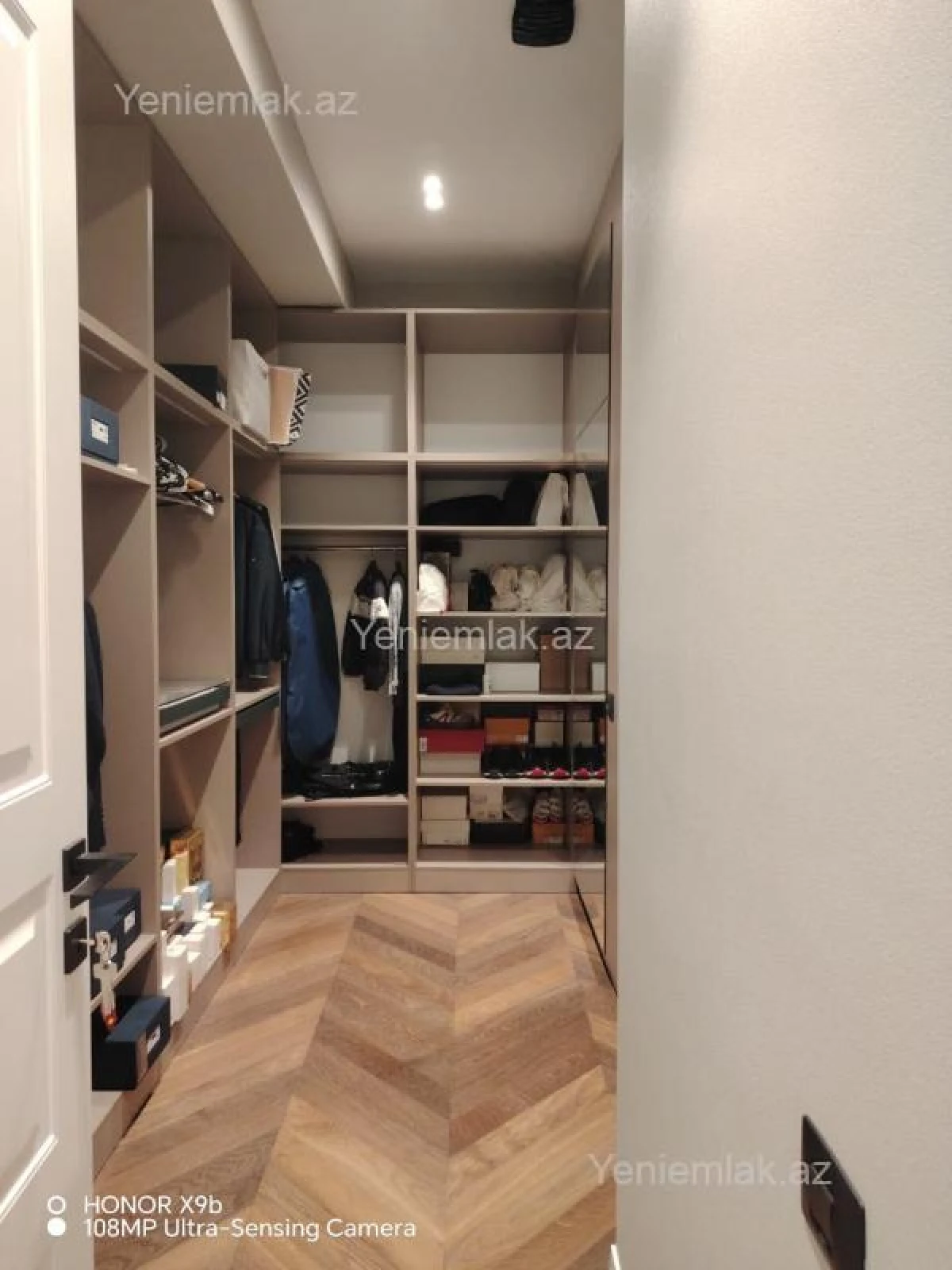 Satılır 4 otaqlı yeni tikili 210.5 m²