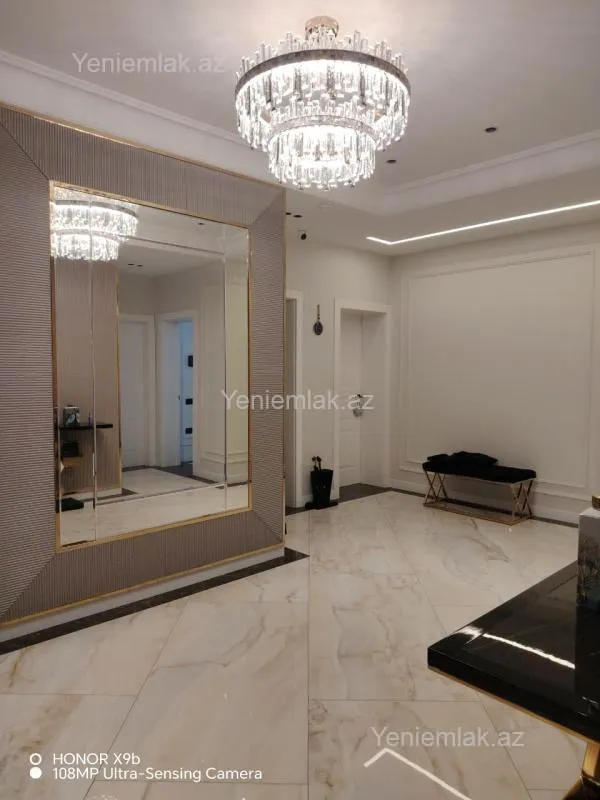 Satılır 4 otaqlı yeni tikili 210.5 m²