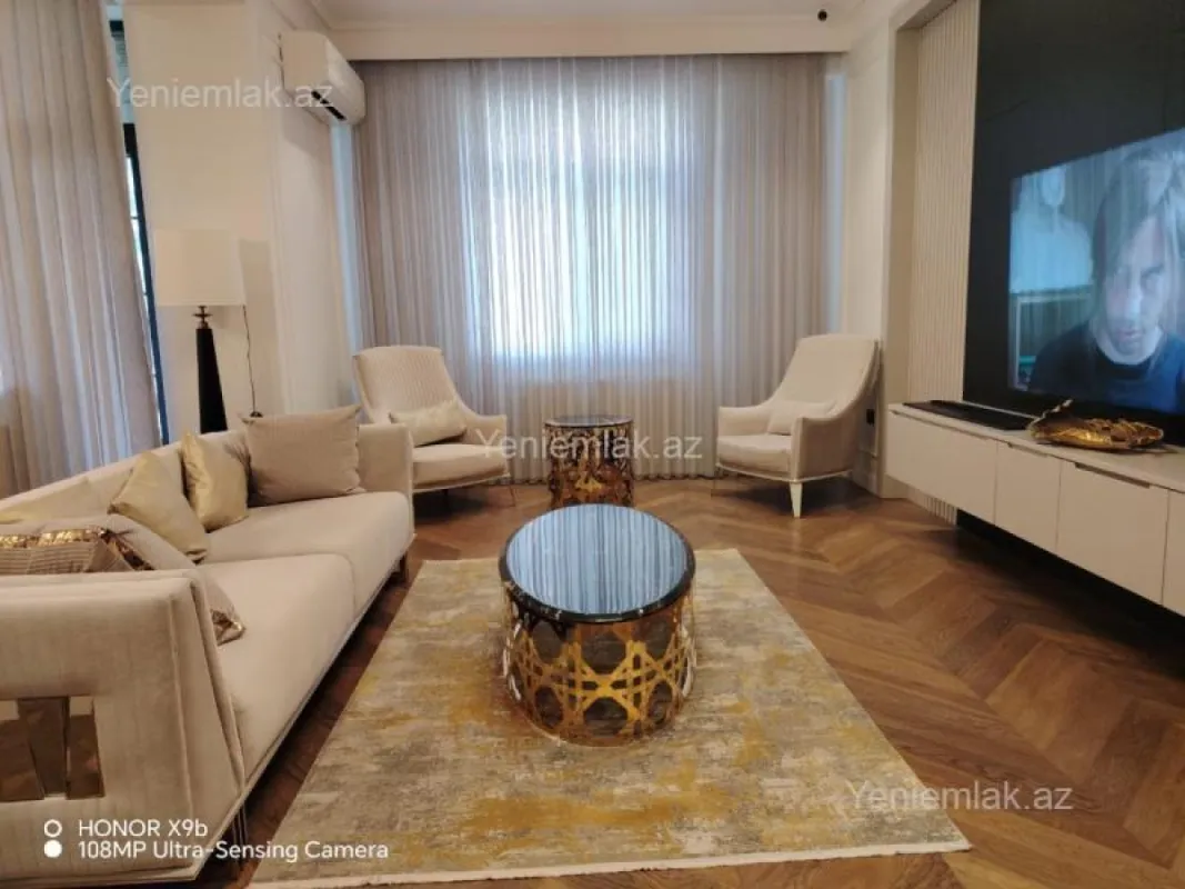 Satılır 4 otaqlı yeni tikili 210.5 m²