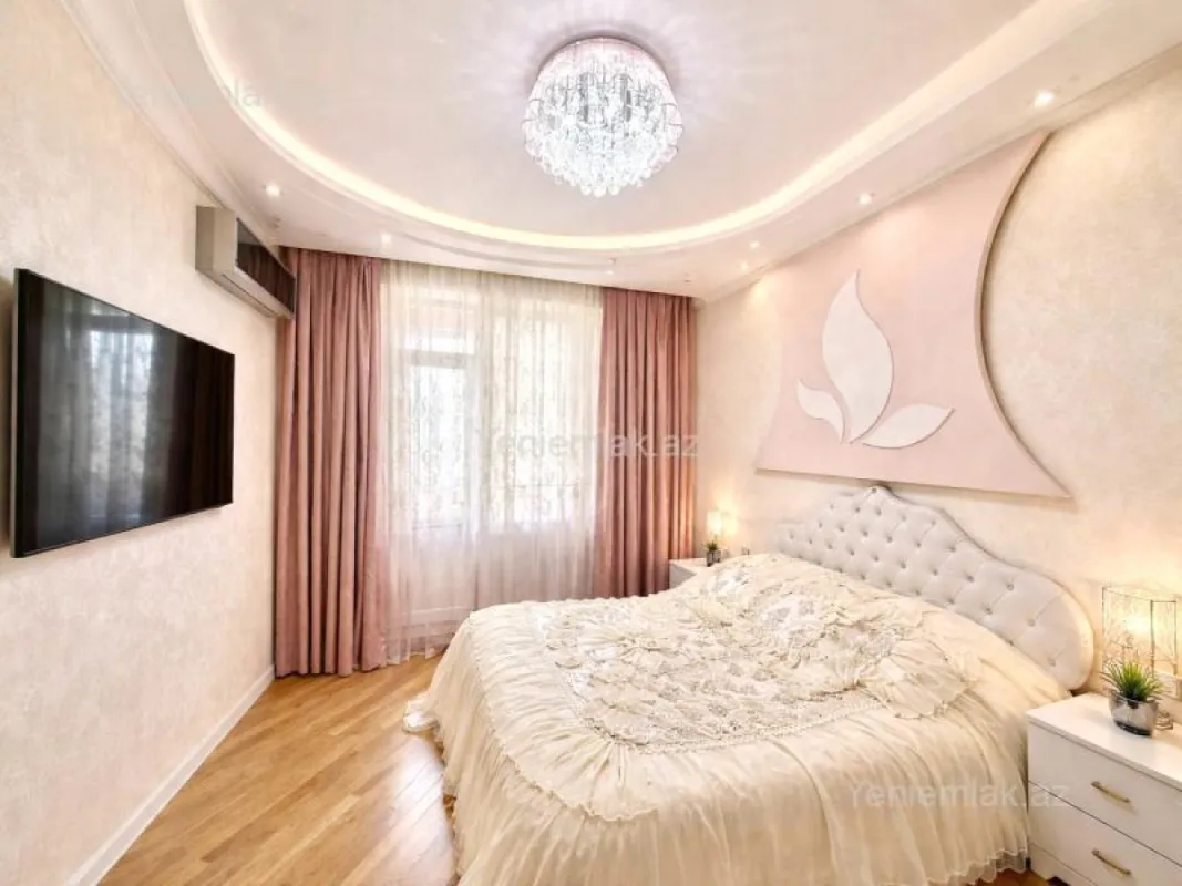 Satılır 5 otaqlı yeni tikili 160 m²