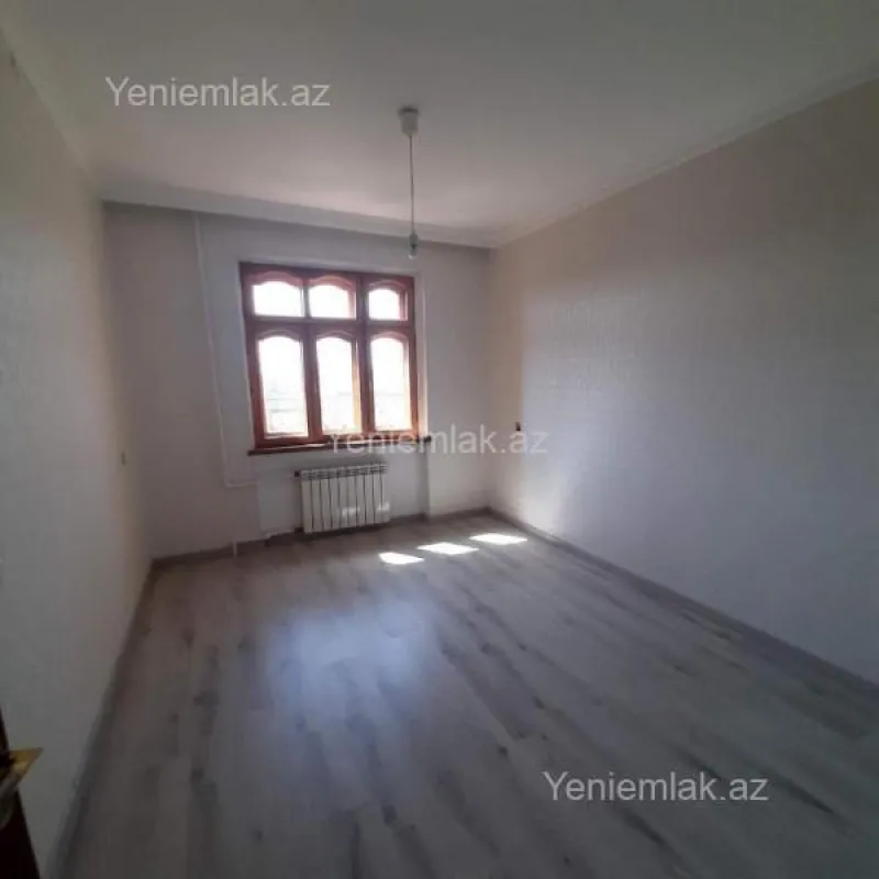 Satılır 3 otaqlı köhnə tikili 85 m²