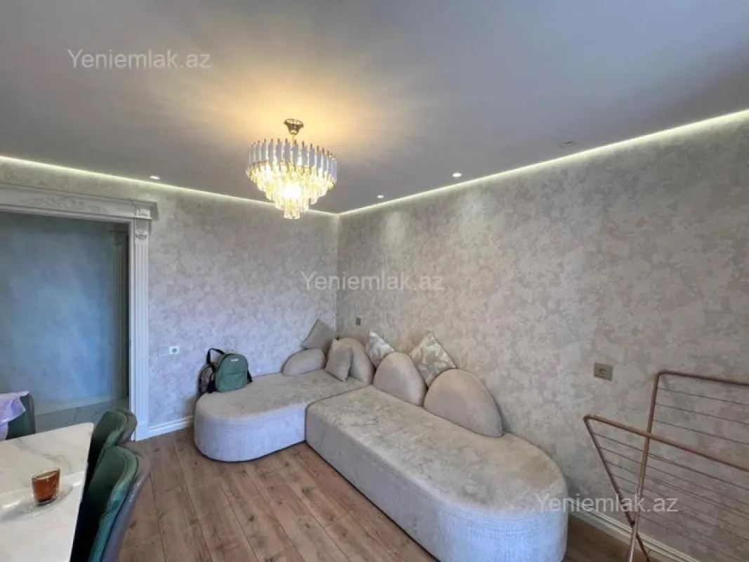Satılır 3 otaqlı köhnə tikili 75 m²