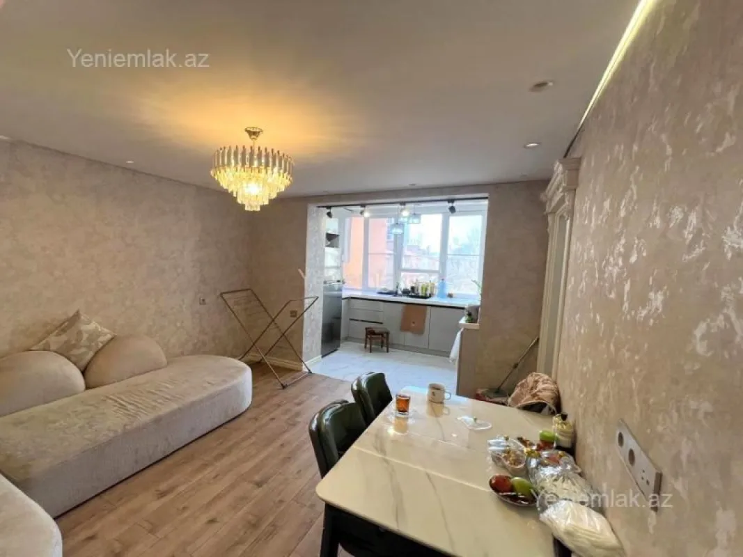 Satılır 3 otaqlı köhnə tikili 75 m²
