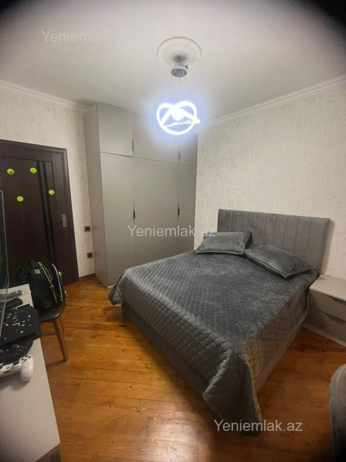 Satılır 4 otaqlı köhnə tikili 105 m²