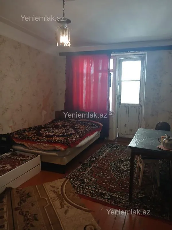 Satılır 1 otaqlı köhnə tikili 35 m²