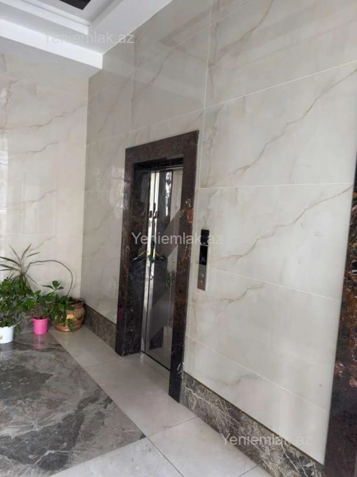 Satılır 2 otaqlı yeni tikili 92 m²