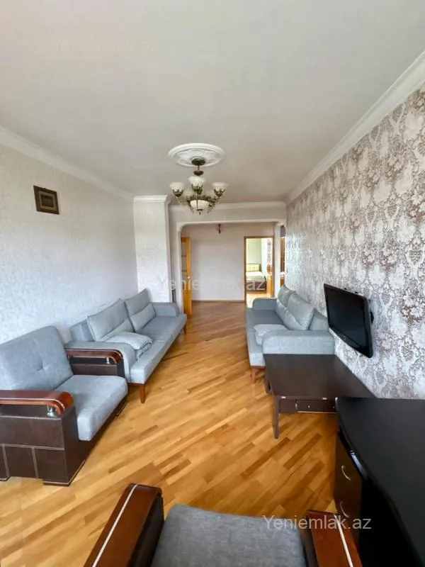 Satılır 5 otaqlı köhnə tikili 120 m²