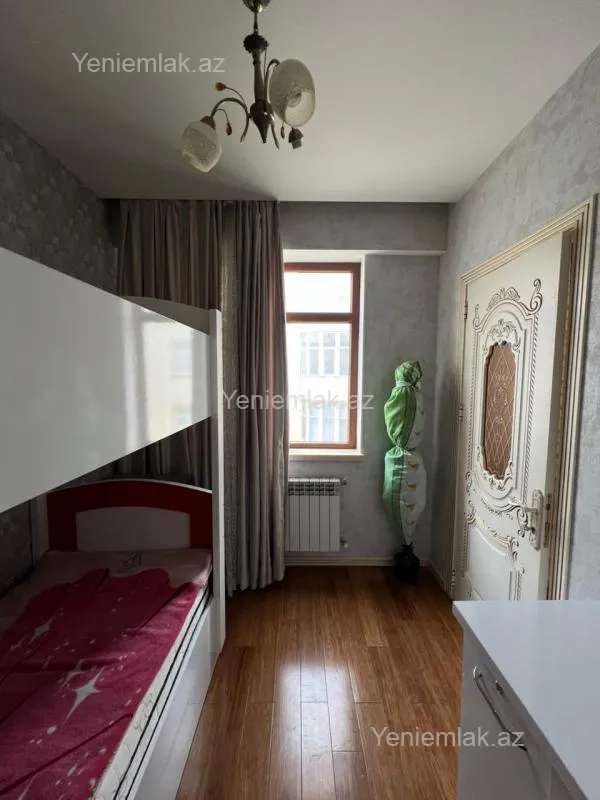 Satılır 3 otaqlı yeni tikili 80 m²