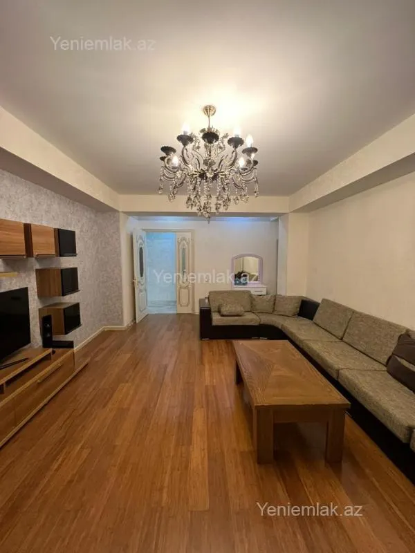 Satılır 3 otaqlı yeni tikili 80 m²