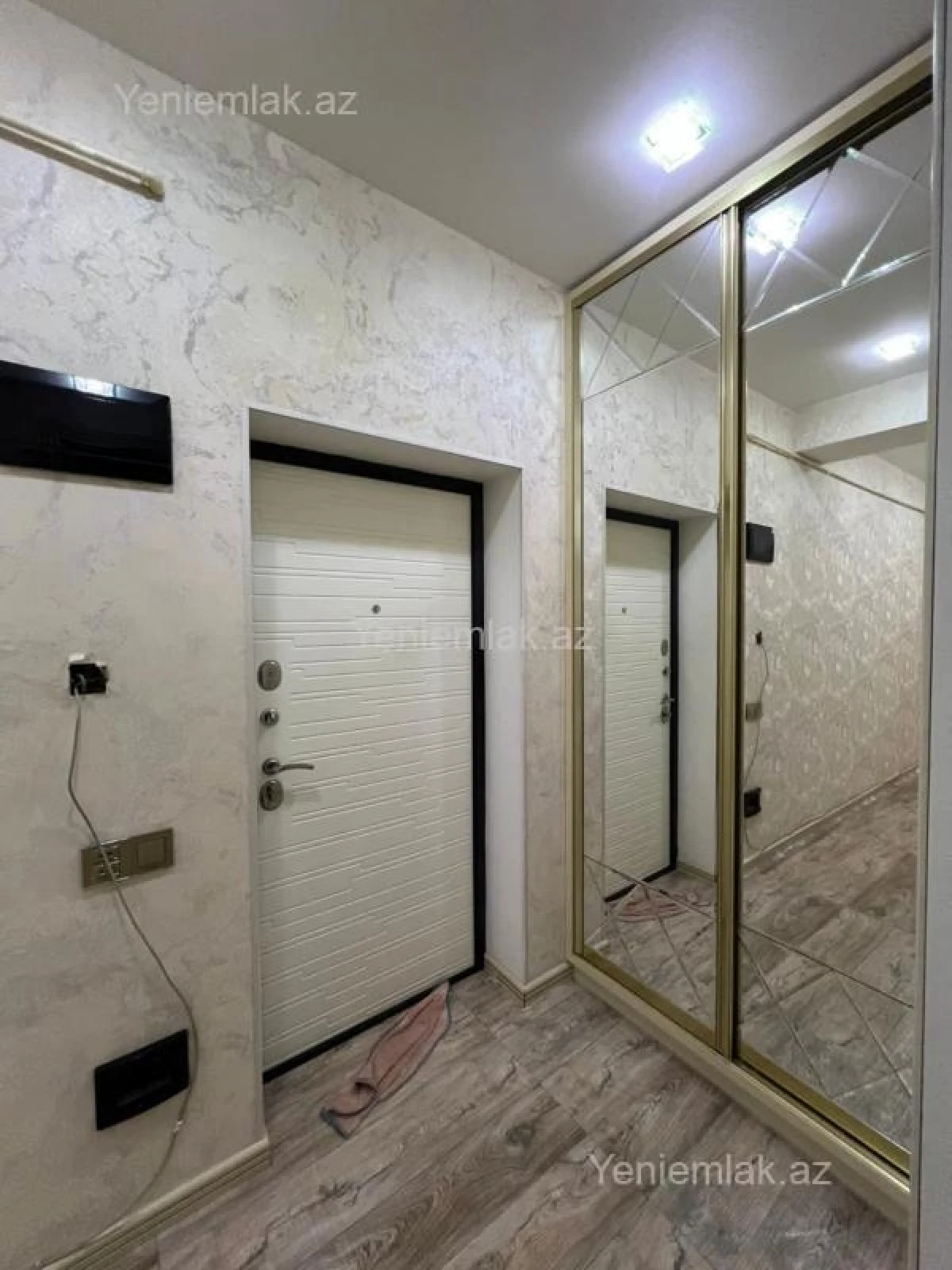 Satılır 3 otaqlı yeni tikili 80 m²