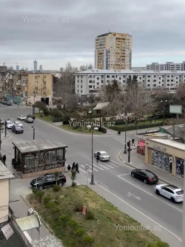 Satılır 2 otaqlı köhnə tikili 40 m²