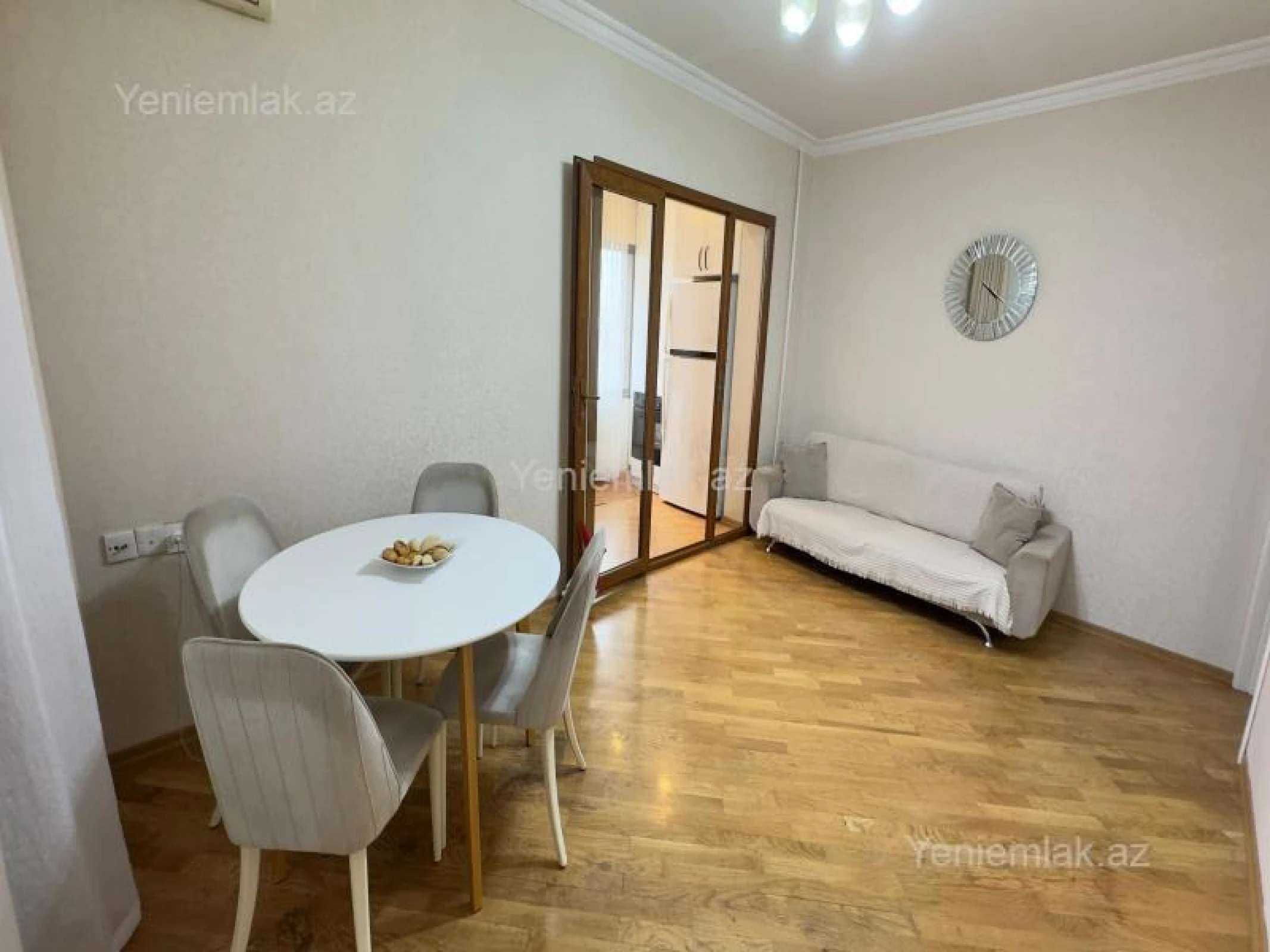 Satılır 2 otaqlı köhnə tikili 40 m²