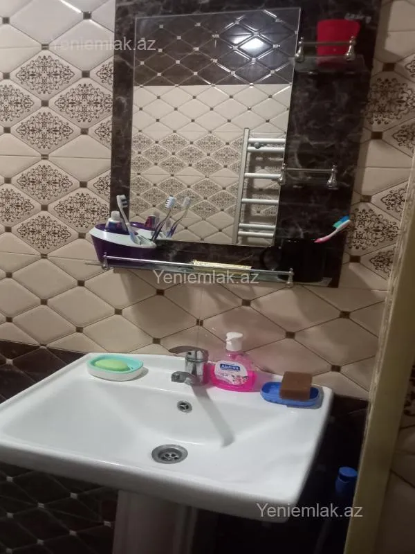 Satılır 4 otaqlı həyət evi 100 m²