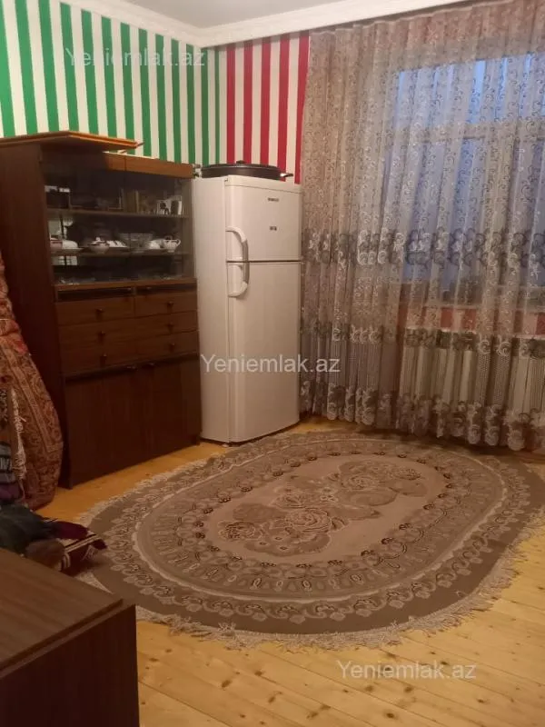 Satılır 4 otaqlı həyət evi 100 m²