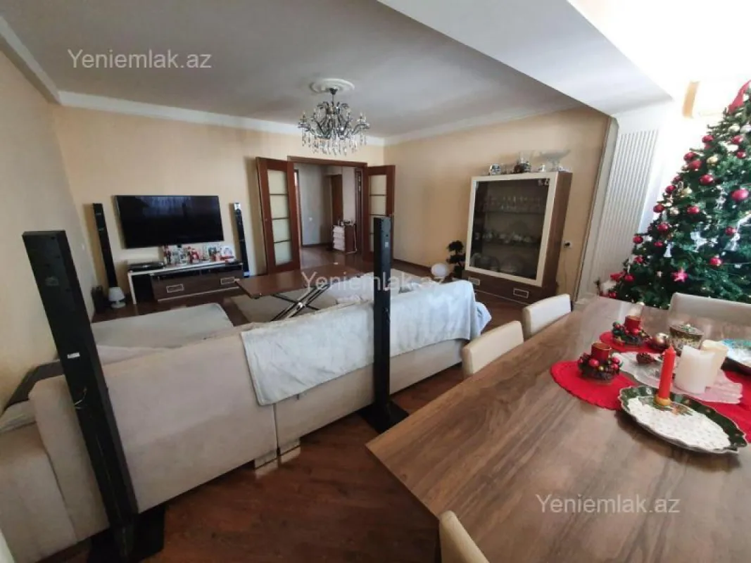 Satılır 3 otaqlı köhnə tikili 70.5 m²