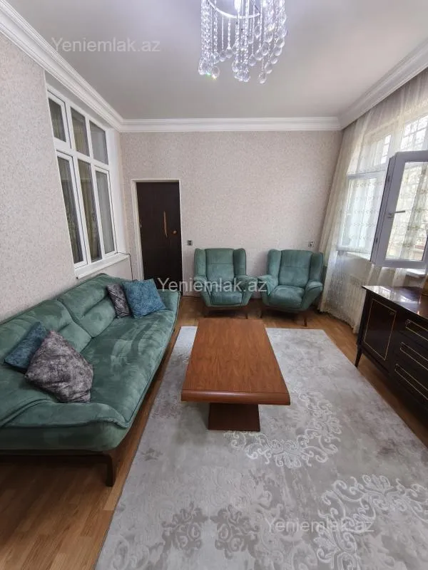 Satılır 3 otaqlı köhnə tikili 80 m²