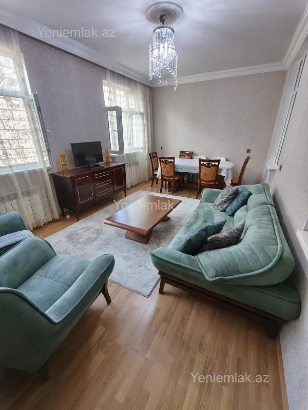 Satılır 3 otaqlı köhnə tikili 80 m²
