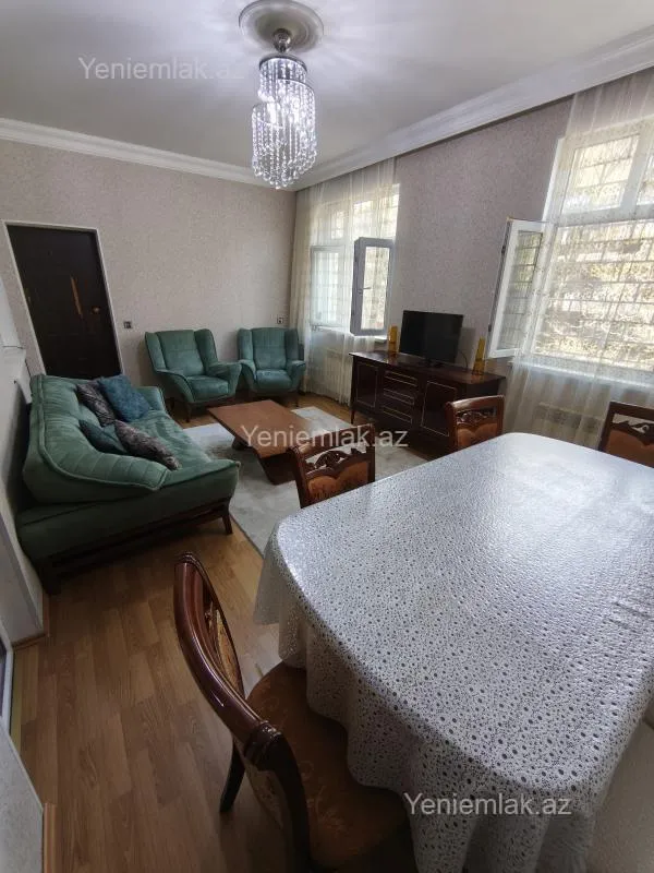 Satılır 3 otaqlı köhnə tikili 80 m²