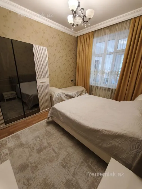 Satılır 3 otaqlı köhnə tikili 80 m²