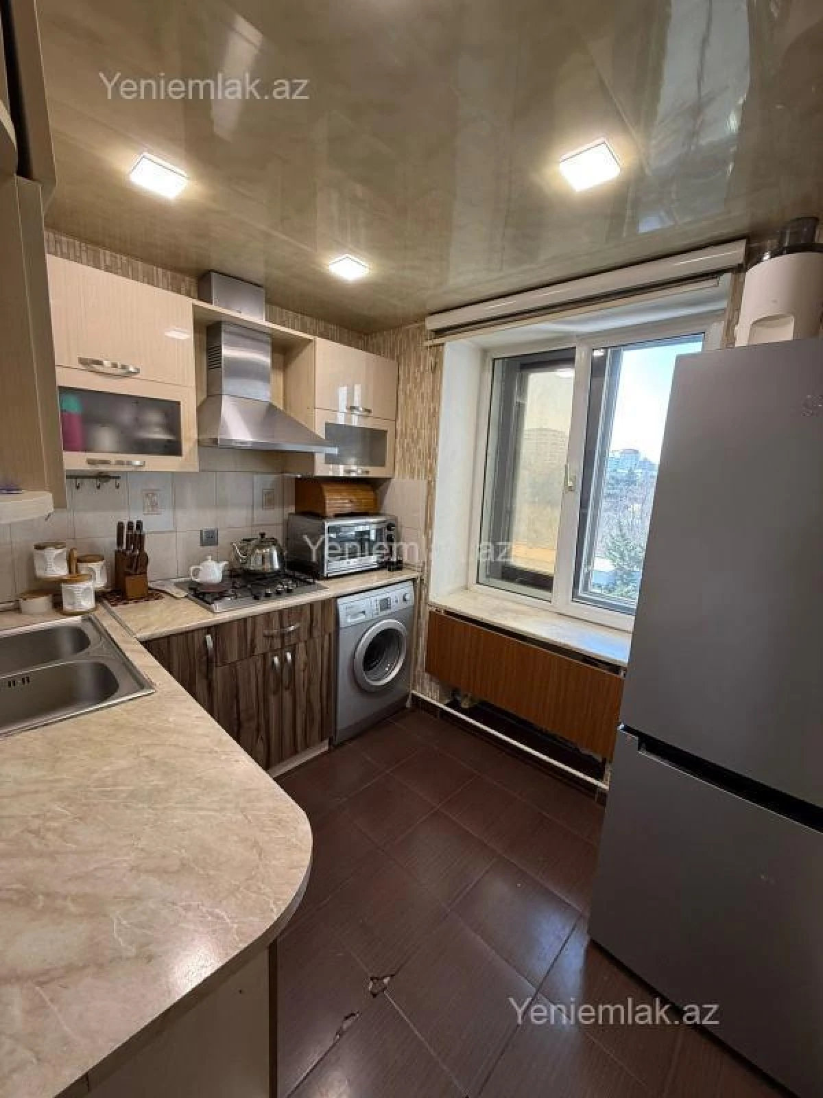 Satılır 3 otaqlı köhnə tikili 70 m²