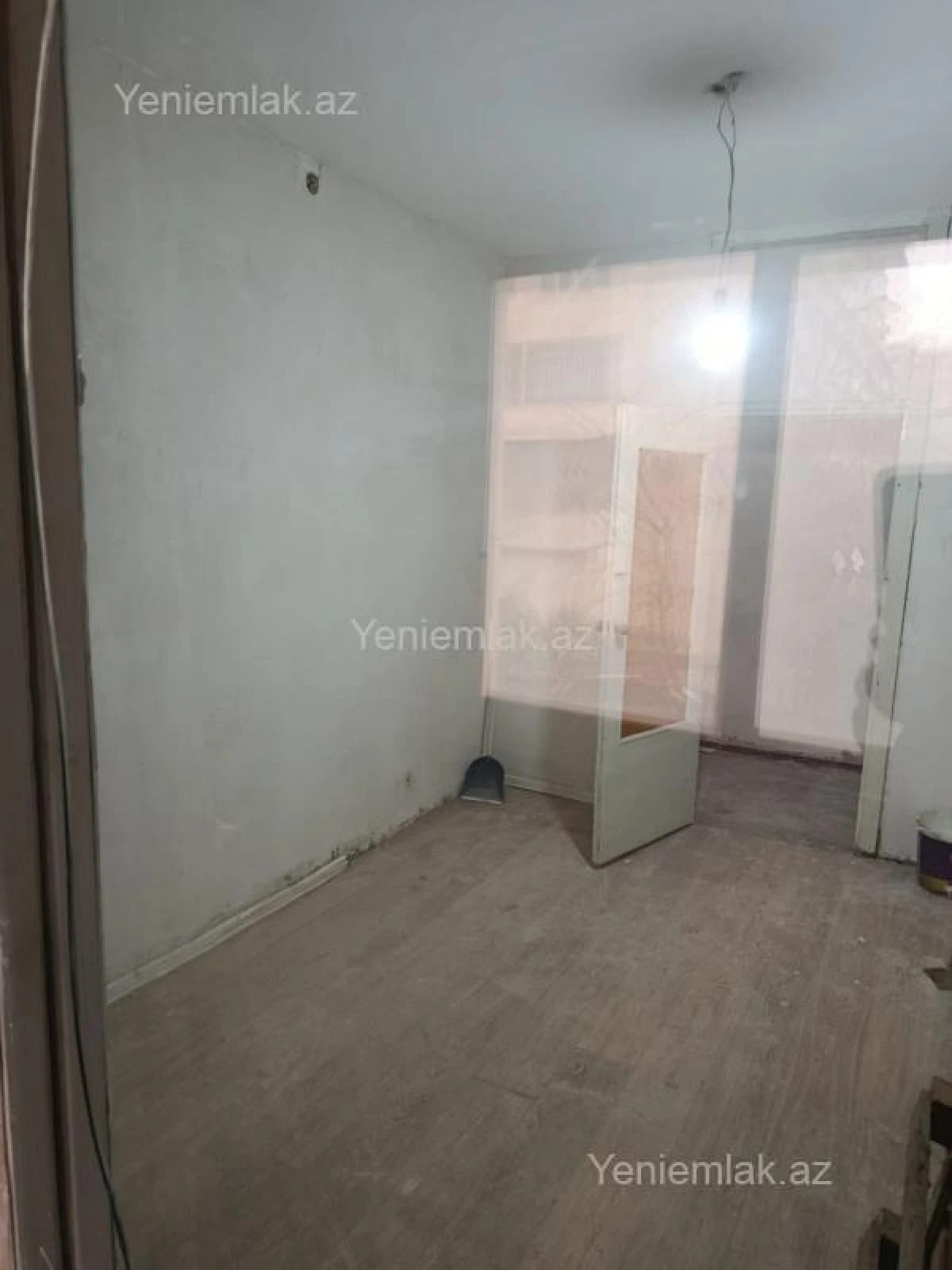 Satılır 4 otaqlı köhnə tikili 90 m²