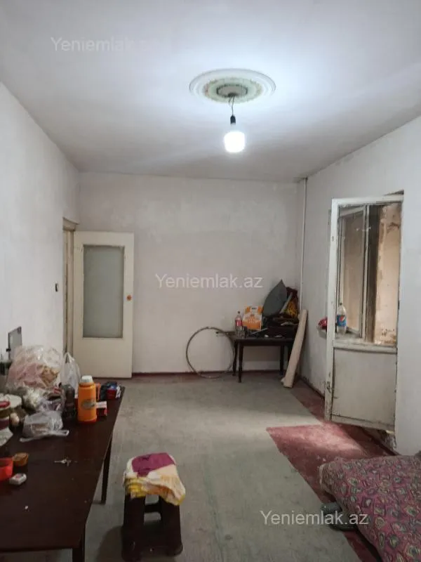 Satılır 4 otaqlı köhnə tikili 90 m²