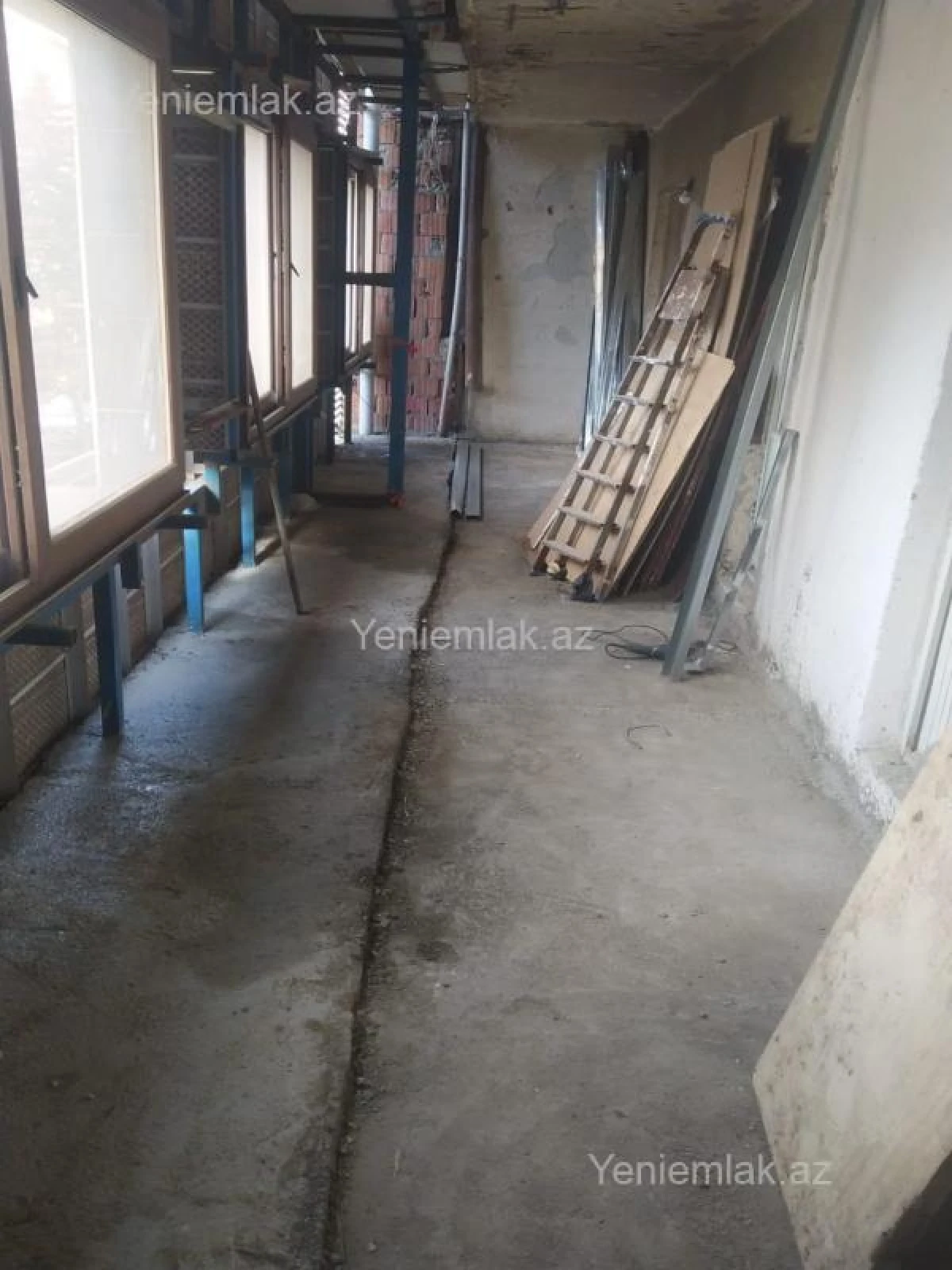 Satılır 4 otaqlı köhnə tikili 90 m²