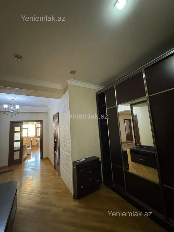 Satılır 4 otaqlı yeni tikili 180 m²
