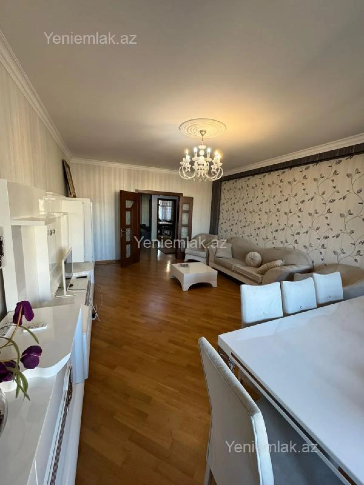 Satılır 4 otaqlı yeni tikili 180 m²