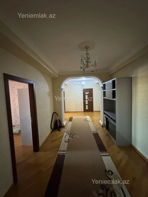 Satılır 4 otaqlı yeni tikili 180 m²