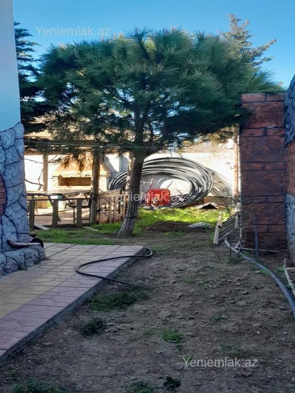 Satılır 4 otaqlı həyət evi 140 m²