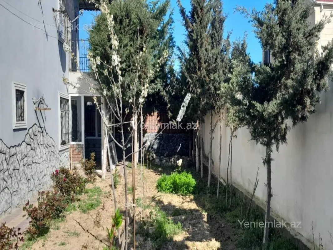Satılır 4 otaqlı həyət evi 140 m²