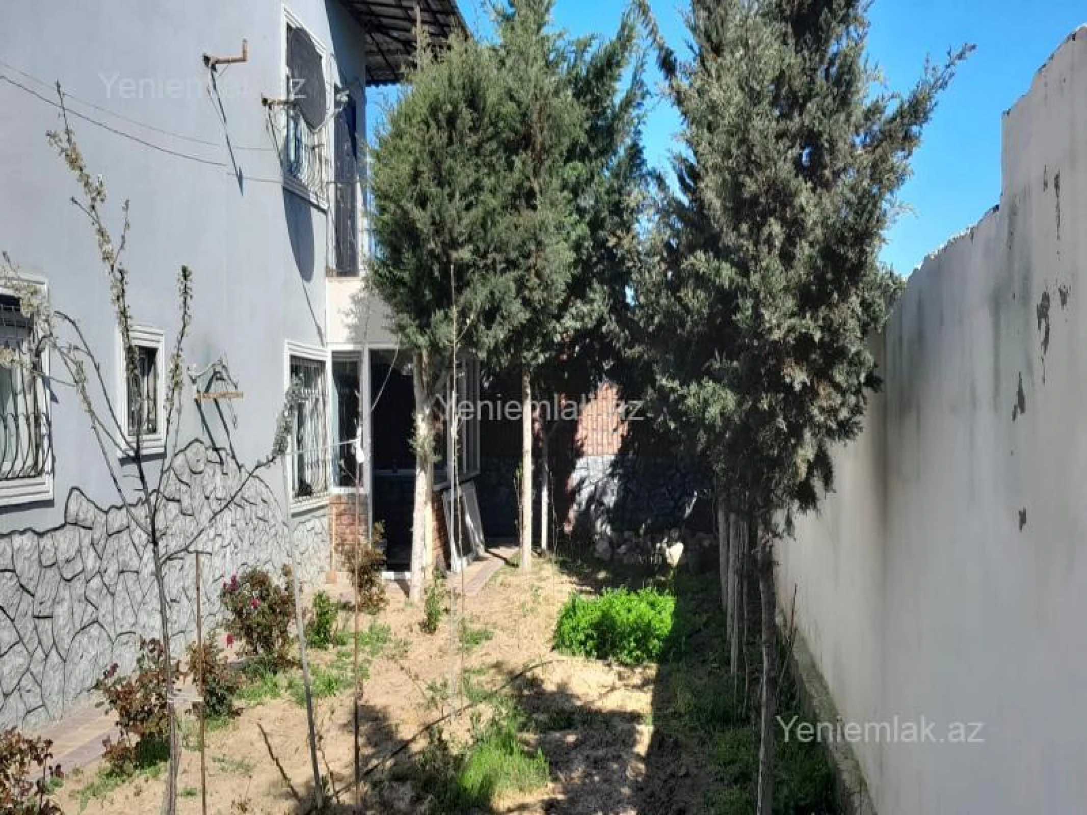 Satılır 4 otaqlı həyət evi 140 m²