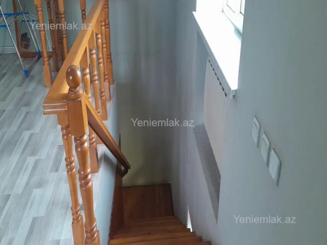 Satılır 4 otaqlı həyət evi 140 m²