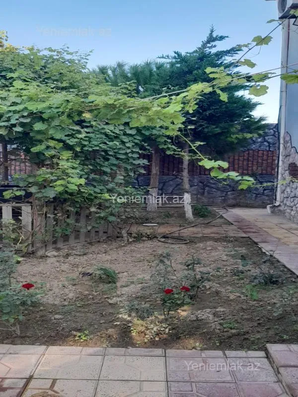 Satılır 4 otaqlı həyət evi 140 m²