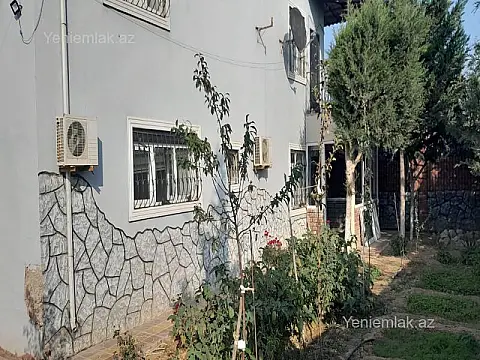 Satılır 4 otaqlı həyət evi 140 m²
