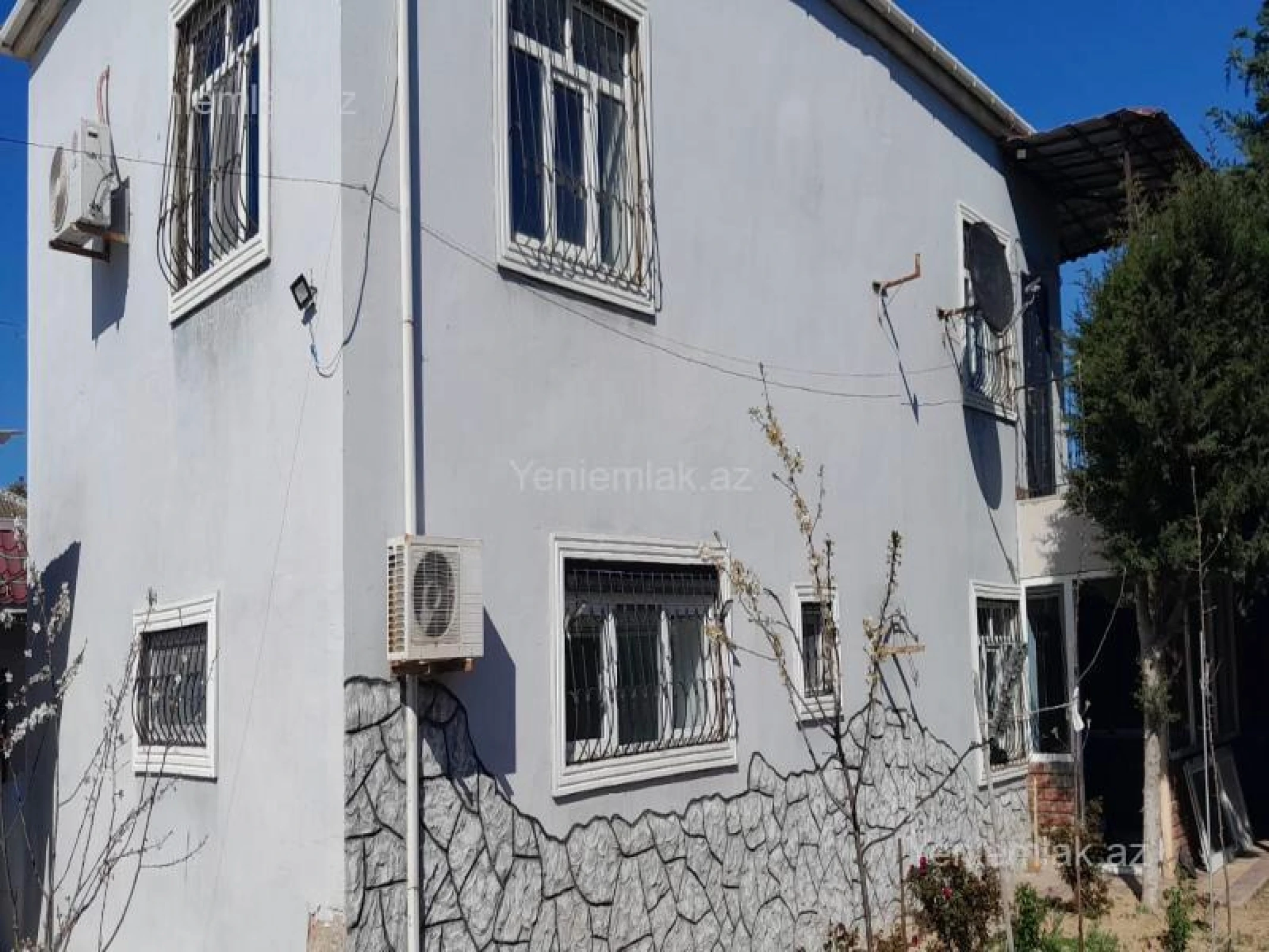 Satılır 4 otaqlı həyət evi 140 m²