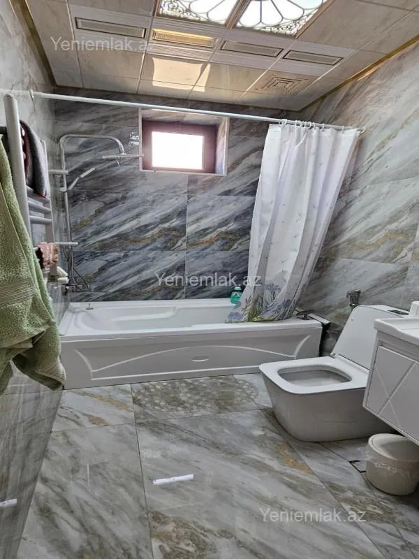 Satılır 5 otaqlı həyət evi 140 m²