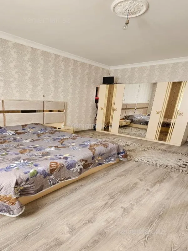 Satılır 5 otaqlı həyət evi 140 m²