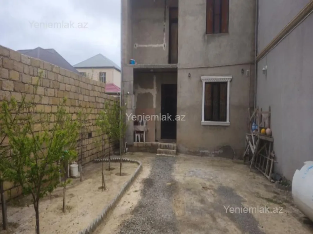 Satılır 5 otaqlı həyət evi 140 m²
