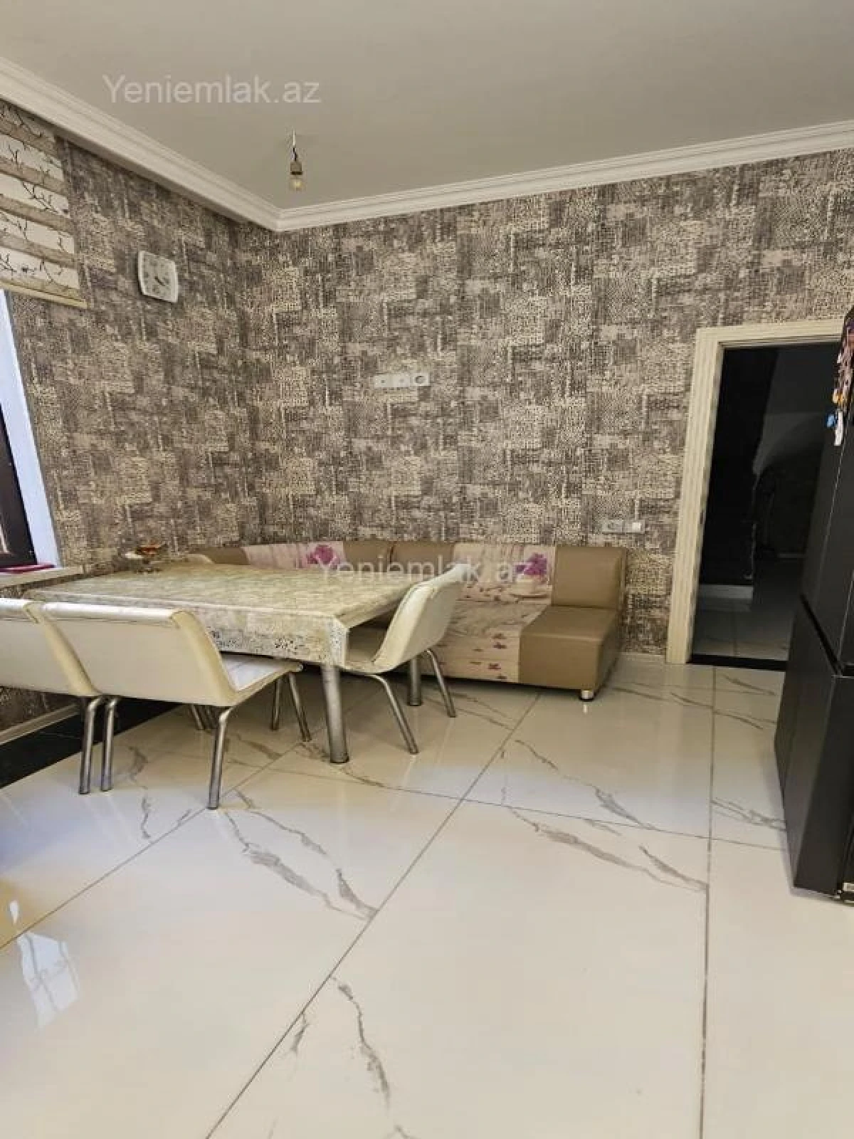Satılır 5 otaqlı həyət evi 140 m²